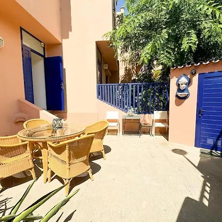 Surf House Meloneras *