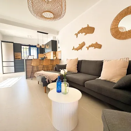 Surf House Meloneras * San Bartolomé